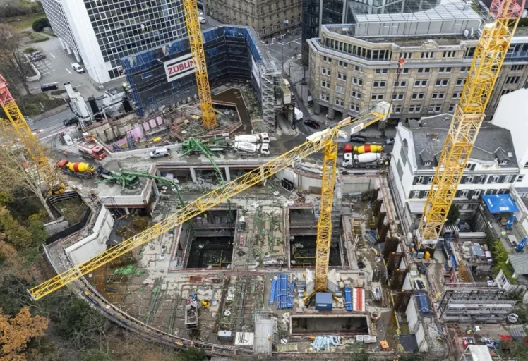 Central Business Tower - Frankfurt Am Main